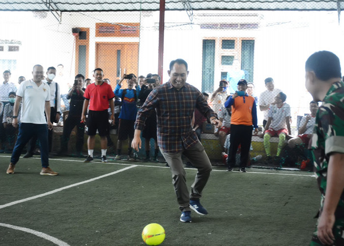 Bupati OKU Selatan Lakukan Kick Off Turnamen Futsal