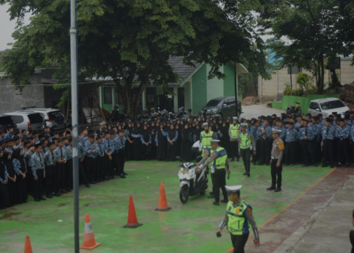 Satlantas Polres OKU Selatan Ajak Siswa Patuhi Aturan Lalu Lintas melalui Pelatihan Safety Riding