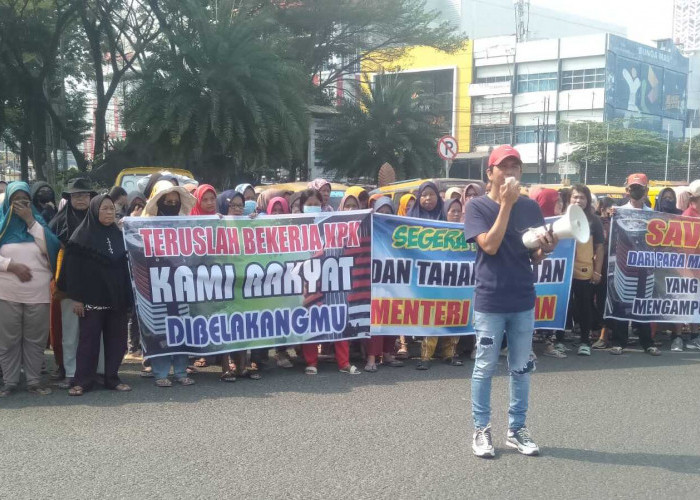 Dukung KPK, MMK Gelar aksi Damai Di DPRD Sumsel Palembang