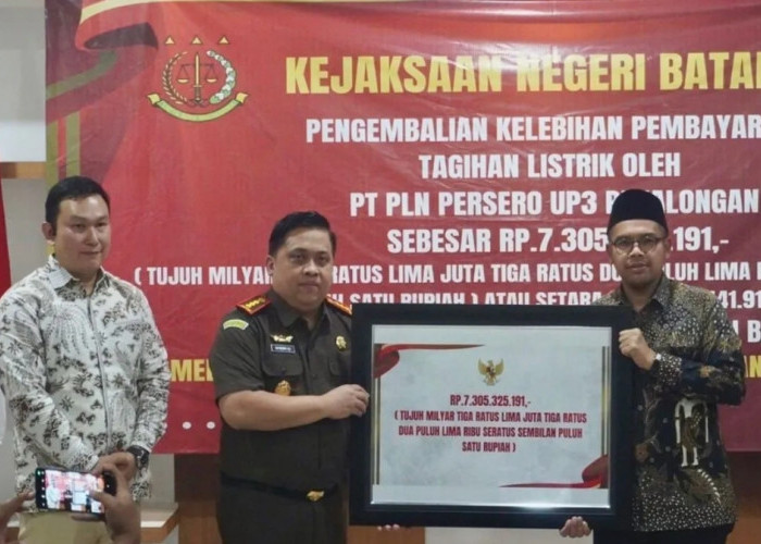 Kejari Batang serahkan kelebihan bayar listrik Rp7,3 miliar ke Pemda
