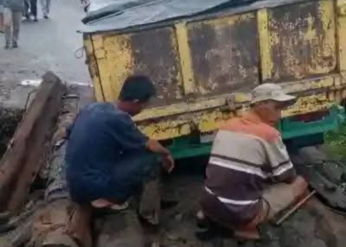 Jalan Poros Provinsi Banding Agung–Mekakau Ilir Rusak Parah, Aktivitas Warga Terganggu