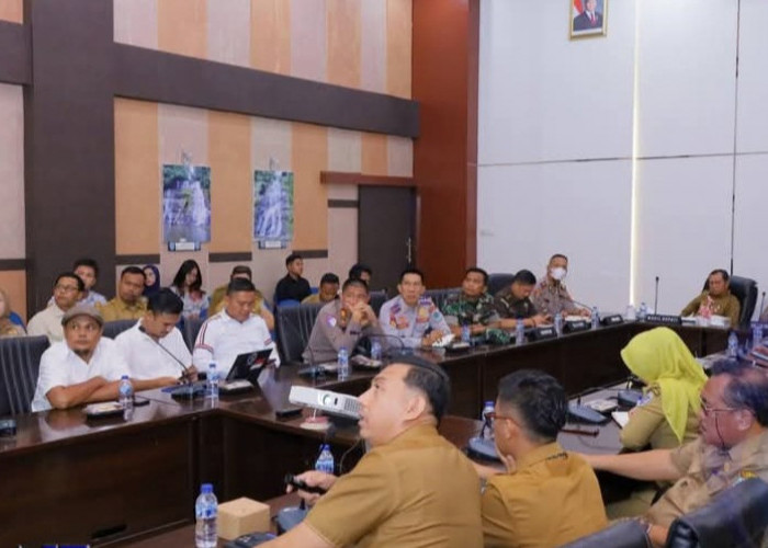 WABUP MISNADI PIMPIN RAPAT FINALISASI RUN D RANAU, PEMKAB MATANGKAN PERSIAPAN HUT KE-22 OKU SELATAN