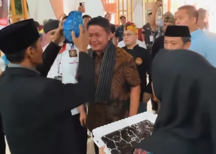 Hadirnya Herman Deru dalam Kejuaraan Nasional Pencak Silat Sumatera