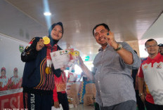 Marta Lena Atlet Angkat Besi Sumbang 3 Emas Pertama Untuk OKU Selatan di