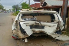 Kecelakaan Lalu Lintas di Palembang: Honda Jazz Tabrak Toyota Avanza dari Belakang