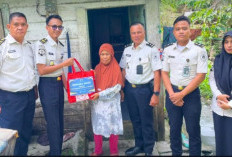 Tingkatkan Kepedulian Sosial di Bulan Ramadhan, Lapas Muaradua Berbagi Sembako kepada Warga Kurang Mampu