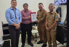 Lurah Pasar Muaradua Ajukan Pengadaan Tong Sampah ke Bank Sumsel Babel